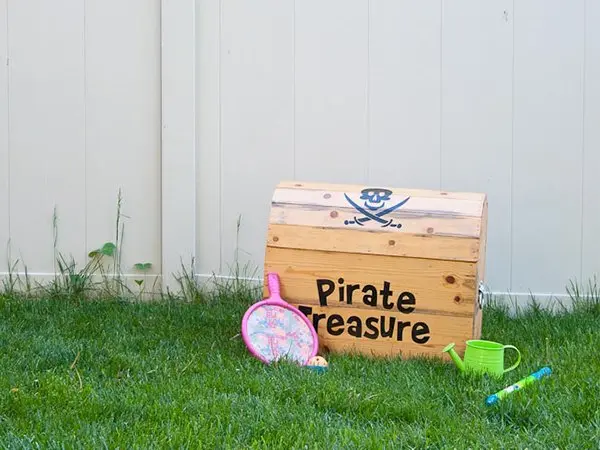 Treasure-Chest-Toy-Box