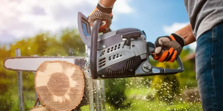 4 Types of Chainsaw – Ultimate Buying Guide & Safety Tips
