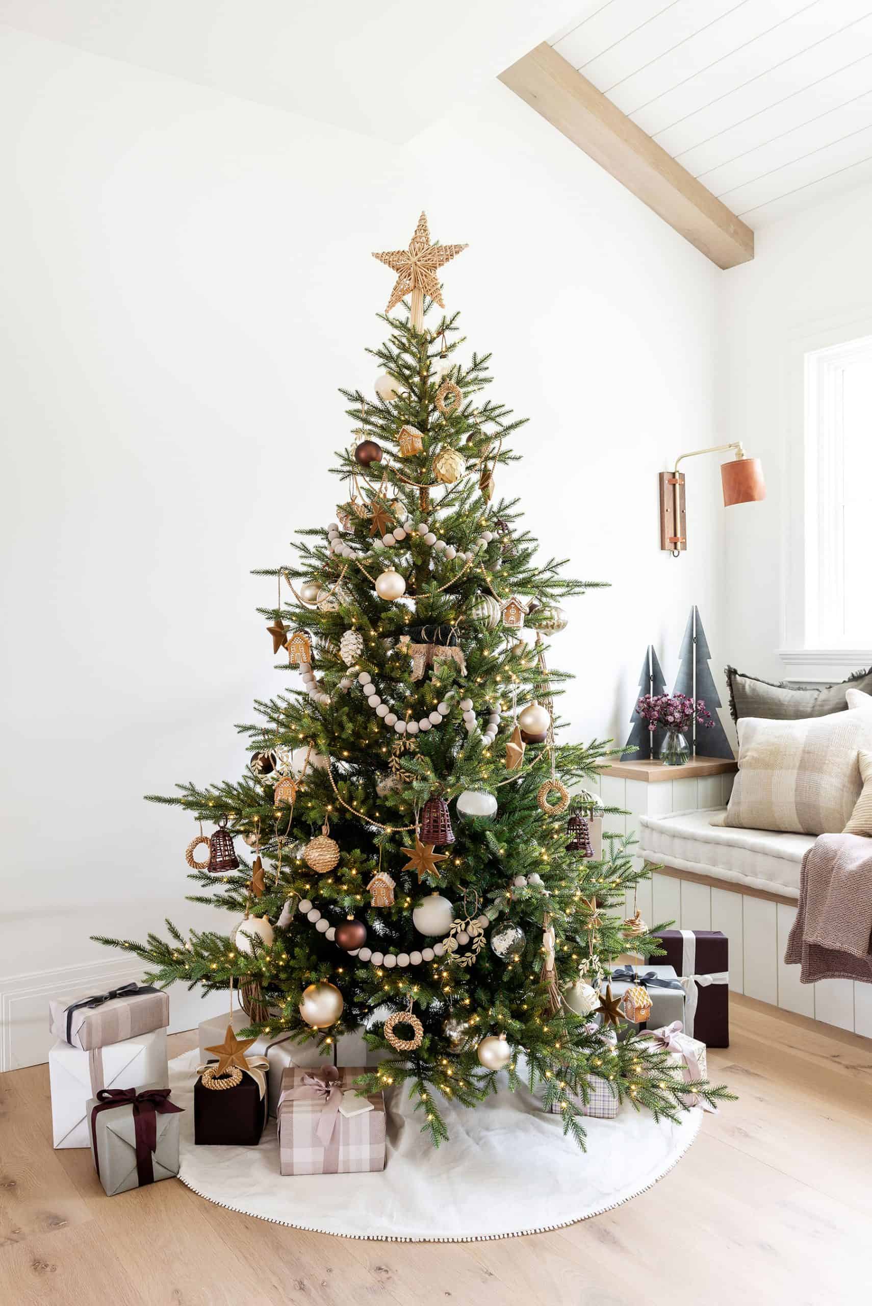 30+ Farmhouse Christmas Tree Decor Ideas | Brandi Sawyer