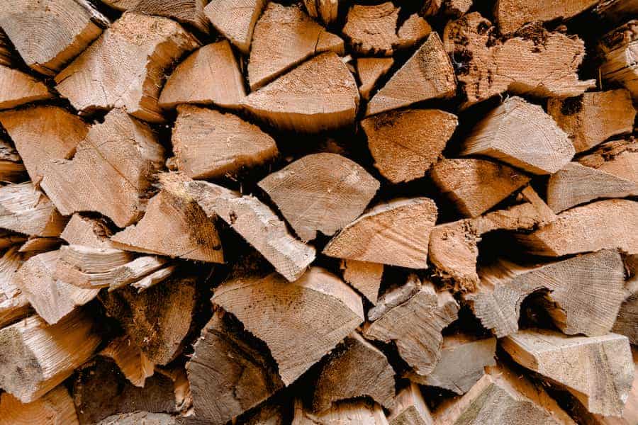 How to Cut Firewood Fast 3 How to Cut Firewood Fast Bunch of firewood to chop